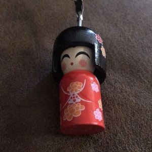 Kokeshi wooden doll with top clip for picture